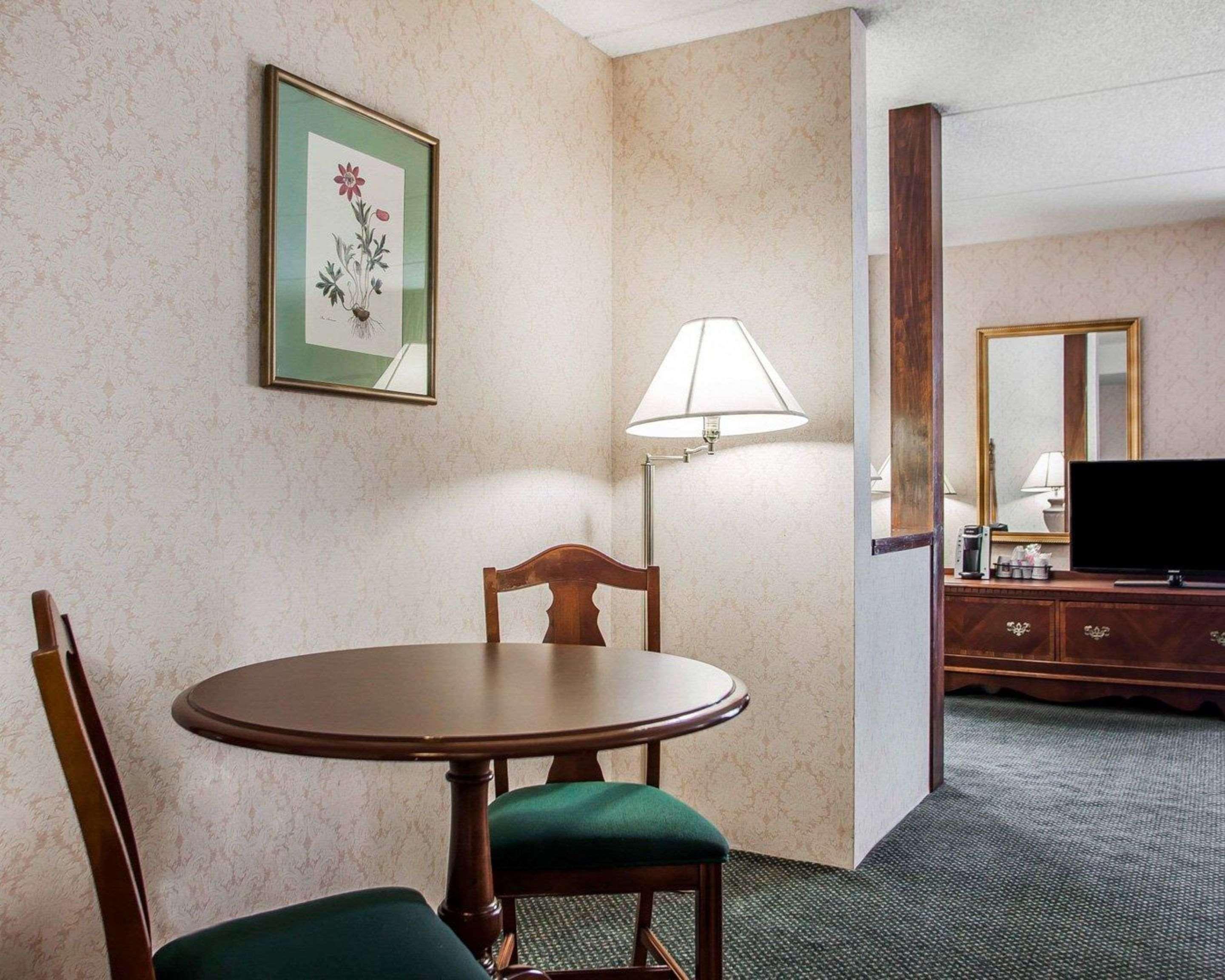 Quality Montgomeryville-philadelphia Hotel